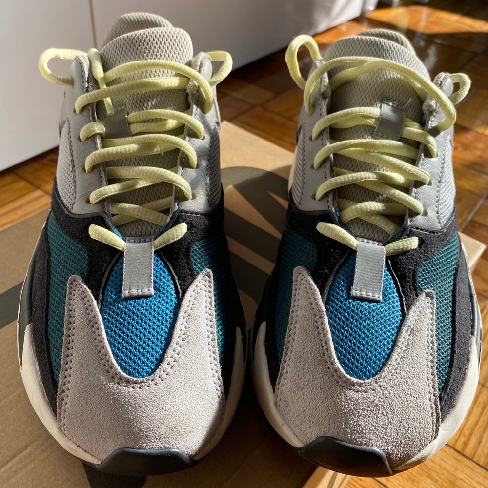 Yeezy Boost 700 Men’s 7 / Womens 7.5/8